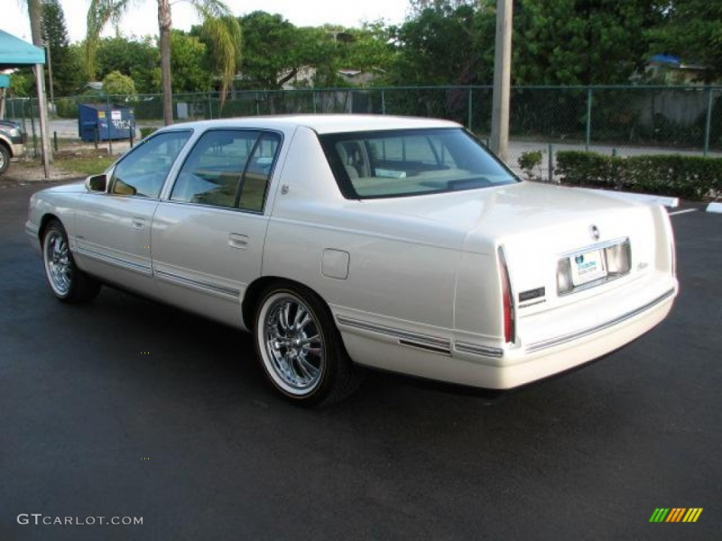 White Diamond 1997 Cadillac DeVille Sedan Exterior Photo #50177642