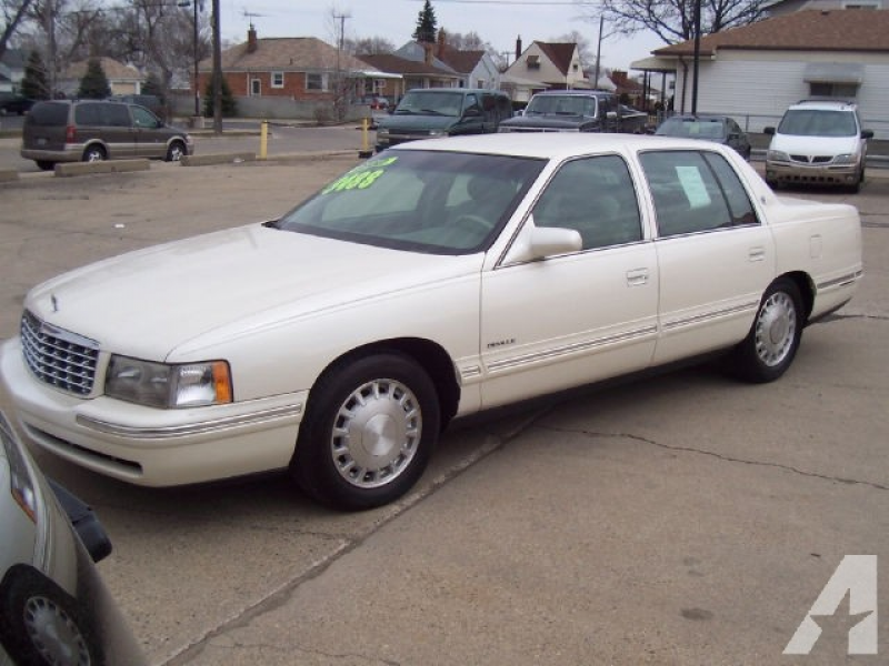 1998 Cadillac DeVille for sale in Center Line, Michigan
