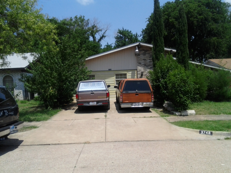 1994 Mazda B2000 and 1997 Nissan XE Hardbody by TR0LLHAMMEREN