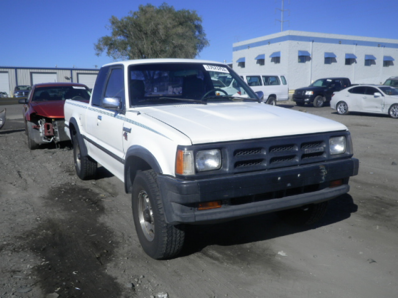 Salvage 1993 Mazda B2600 CAB for sale