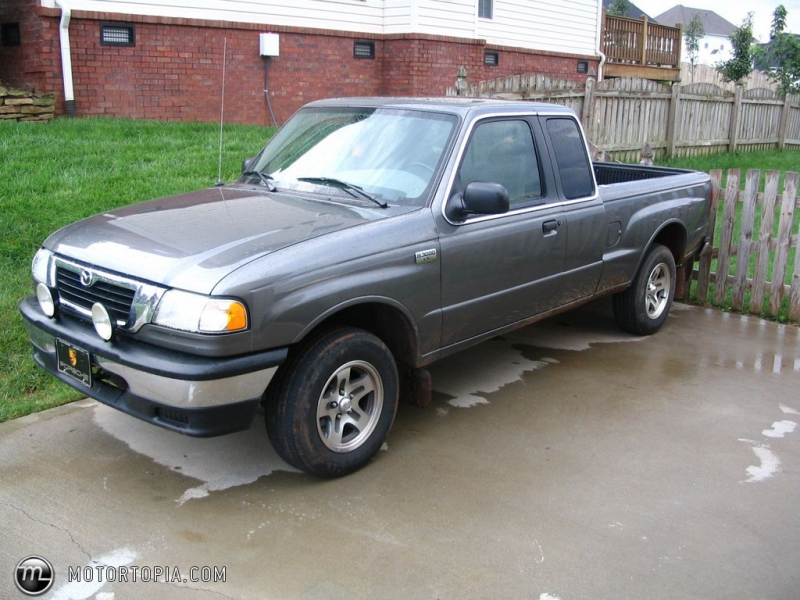 Photo of a 2000 Mazda B3000 4 Door Extended Cab 2x4 (2x4 Monster)