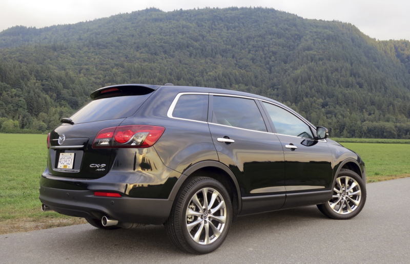 The 2014 Mazda CX-9 features a very aerodynamic shape and a wide ...