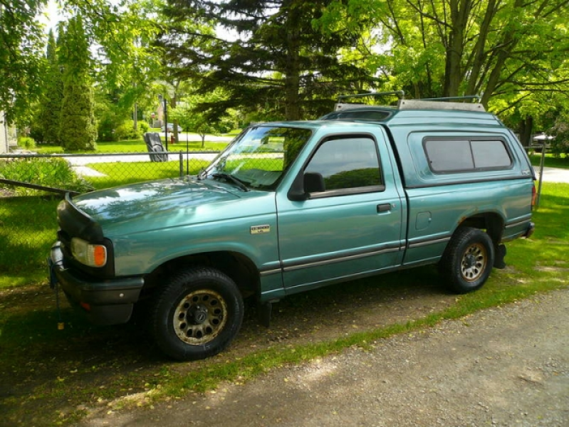 1994 Mazda B-Series Pickups B3000 Pickup Truck in Winnipeg, Manitoba