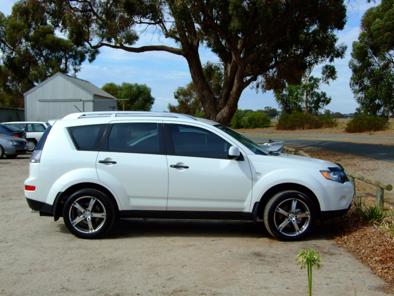 Picture of 2006 Mitsubishi Outlander LS AWD, exterior