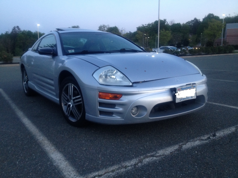 The Mitsubishi Eclipse receives a very light face lift for the 2003 ...