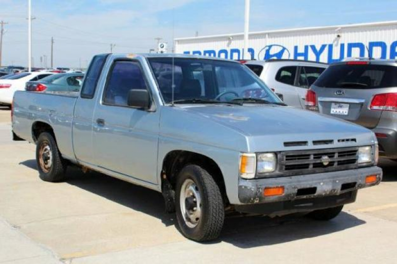 BLUE 1990 NISSAN HARDBODY 2WD FRONTIER 2WD - Dealer: Oklahom… $2,500