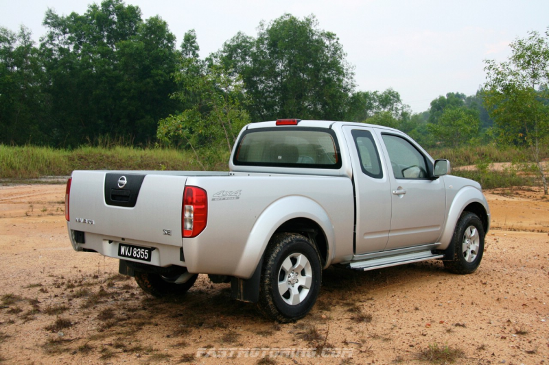 Nissan Navara King Cab Test Drive Review in Malaysia