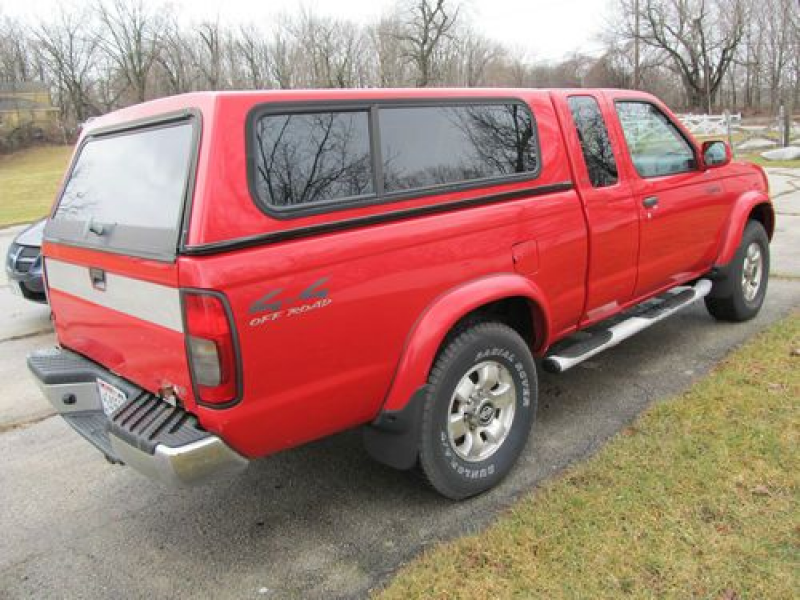 2000 Nissan Frontier extended cab 4 wheel drive pickup. 95,000 miles ...