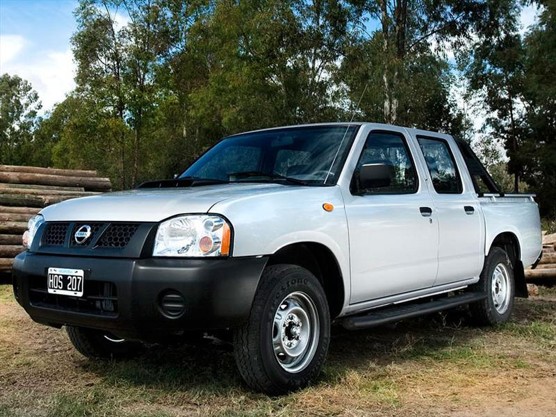 Nissan Frontier NP300 2.4L 4x2 Doble Cabina (2013)
