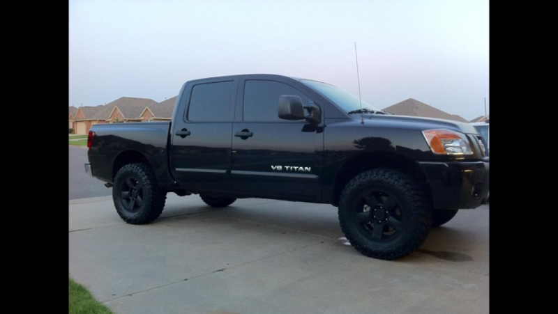 Pics please of 4x4 Titan crew cabs with leveling kits and 33's or 35's ...