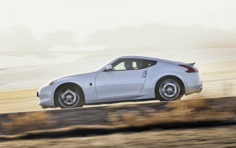 Nissan-370Z 2011 wallpapers and images