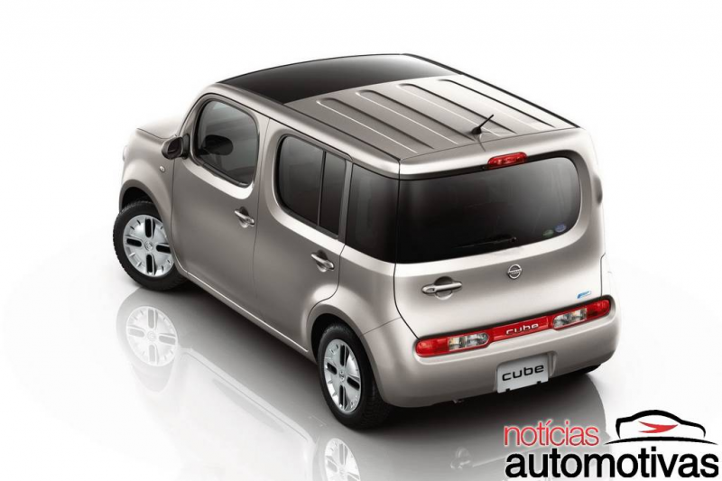 Podendo ter tração dianteira ou integral, o Nissan Cube 2013 chega a ...