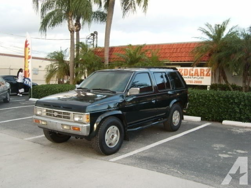 1993 Nissan Pathfinder SE-V6 4WD for sale in Pompano Beach, Florida
