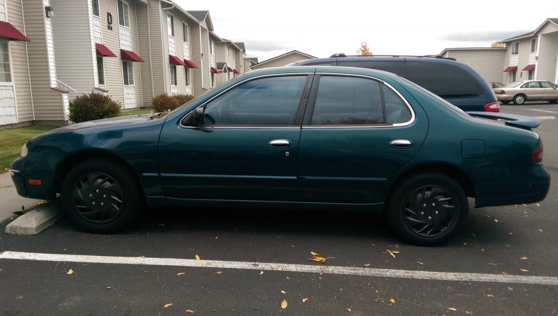 The 1995 Nissan Altima got a few cosmetic changes for the model year ...