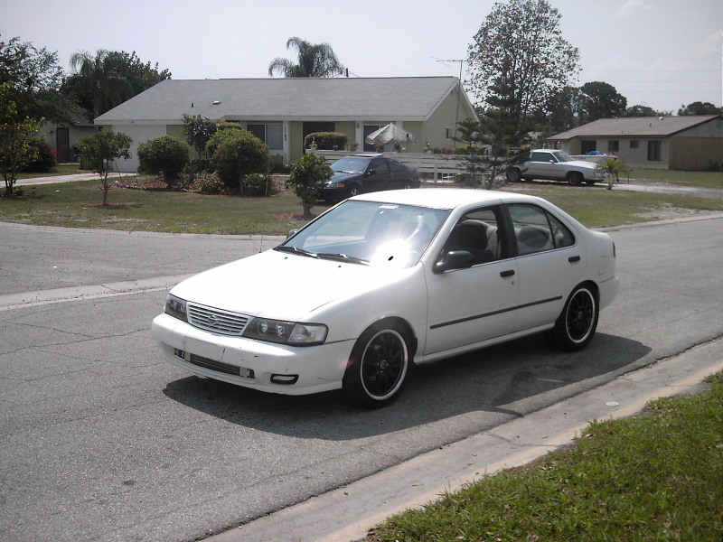 Picture of 1998 Nissan Sentra GXE