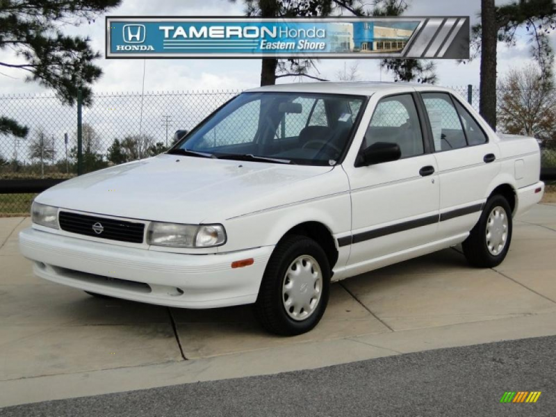 White 1994 Nissan Sentra XE with Gray seats
