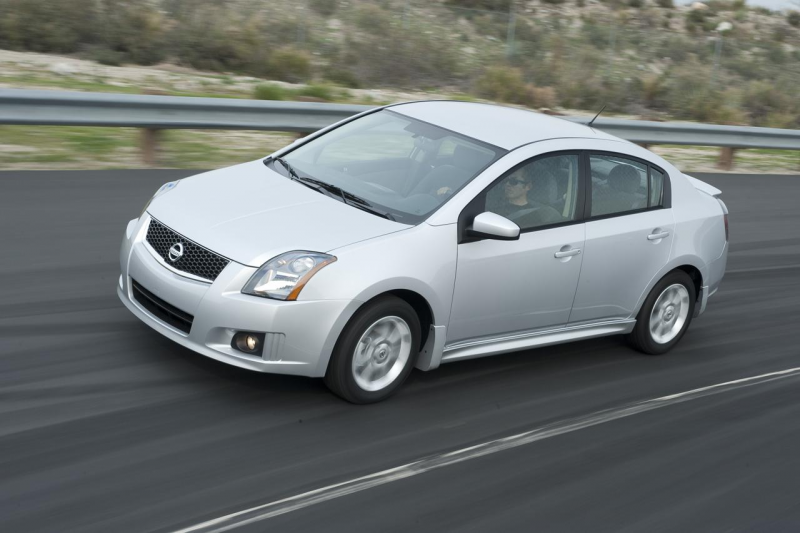 EEUU el Nissan Sentra 2012 tiene estos precios y versiones: Sentra ...