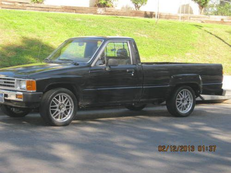 1984 Toyota Pick Up Sr5 Long Bed 4 Cil,22r Efi 5 Speed on 2040cars