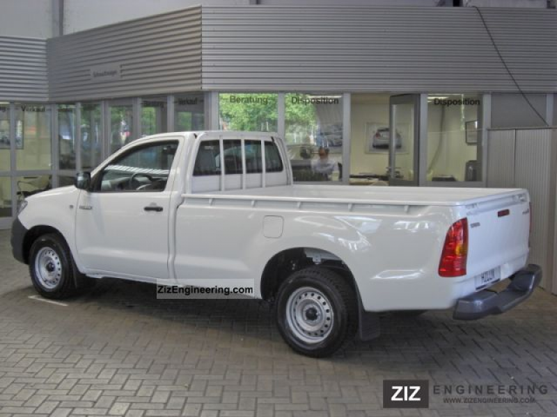 2011 Toyota HiLux 4x2 Single Cab Van or truck up to 7.5t Stake body ...
