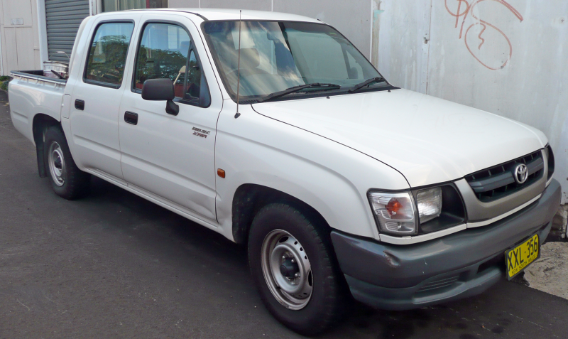 Description 2001-2004 Toyota Hilux (RZN149R MY02) 4-door utility 01 ...