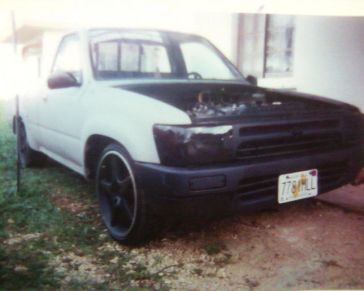 TAOTAOMONA’s 1989 Toyota HiLux