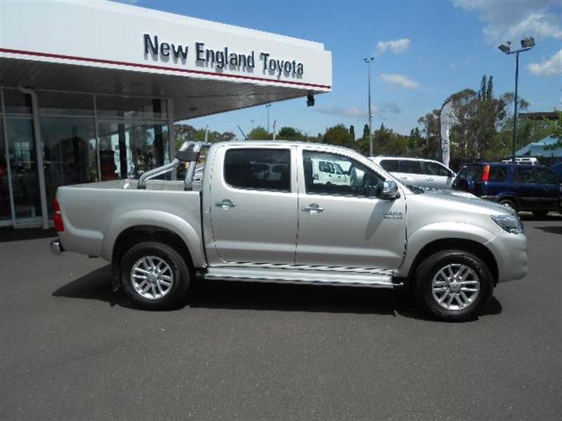 2014 Toyota Hilux Sr5 4x4 Dual Cab Pup Demo Car Large Picture 3