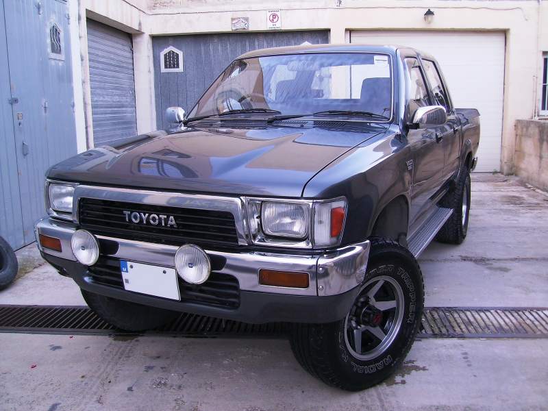 Home / Research / Toyota / Hilux / 1990