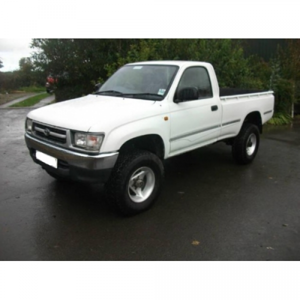 2001/ Toyota Hilux 2.4 TURBO DIESEL White