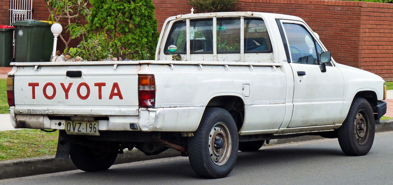 English: 1988 Toyota Hilux (YN58R) 2-door utility, photographed at ...
