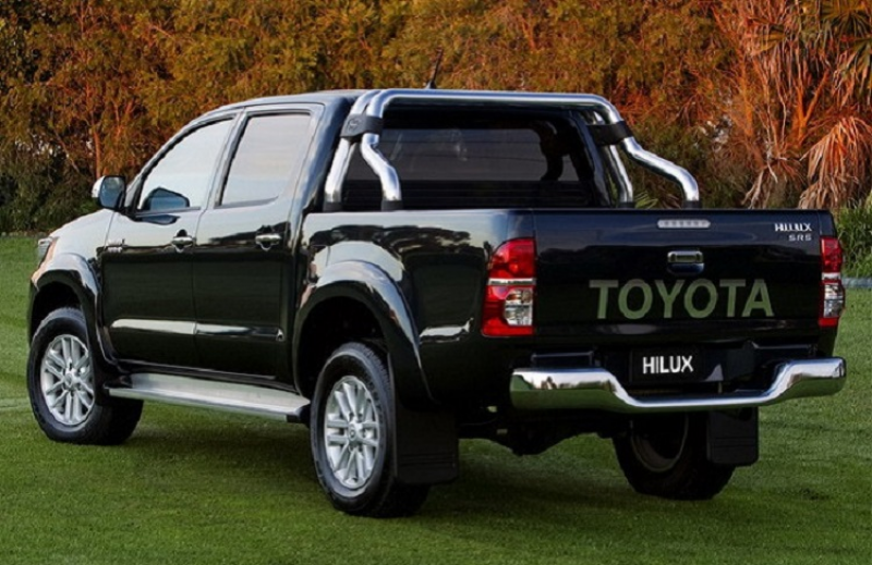2014 Toyota Hilux rear view