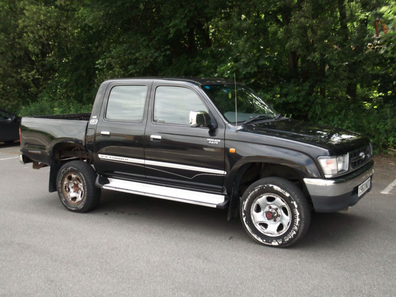 Toyota Hilux 2.4 Double Cab Pick Up 1020kg 4WD TD GX