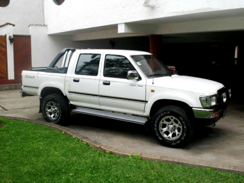 TOYOTA HILUX 2004 4X4 TURBO DIESEL NACIONAL - Autos - Lima