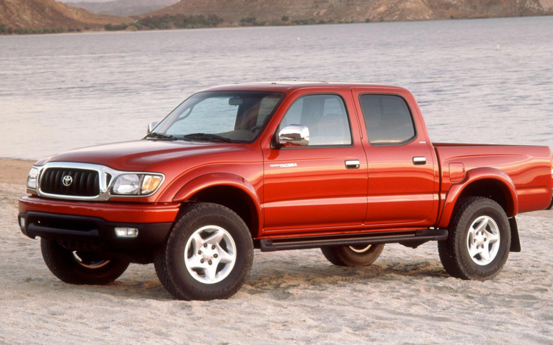 2001 2002 Toyota Tacoma Front View