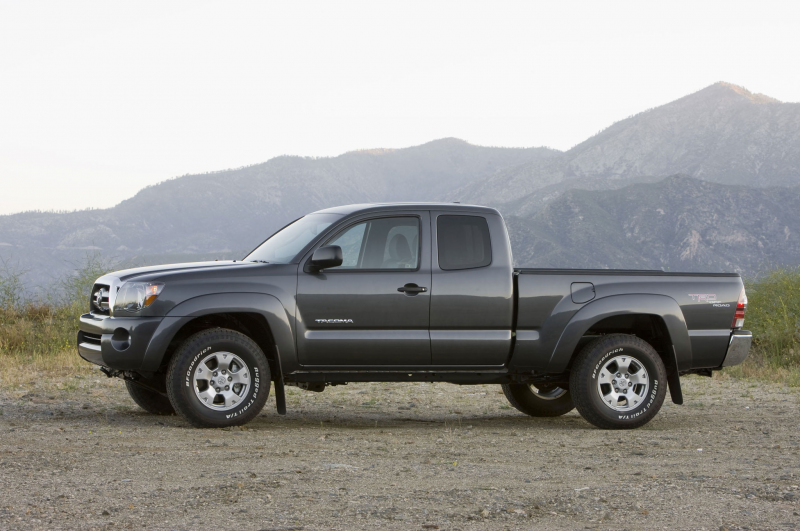 2009 Toyota Tacoma Access Cab Side View