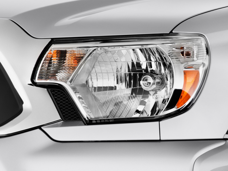 2013 Toyota Tacoma 2WD Access Cab I4 AT PreRunner (Natl) Headlight