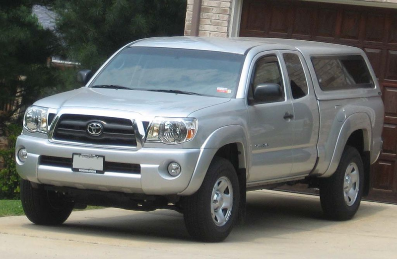 File:Toyota Tacoma extended cab.jpg