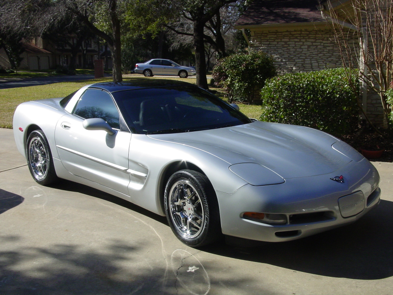 The big news for the 1999 Corvette was the introduction of a new hard ...
