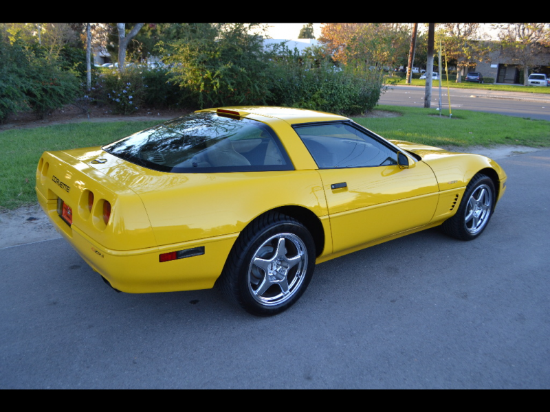 1995 Chevrolet Corvette ZR-1 Coupe Compitetion Yellow