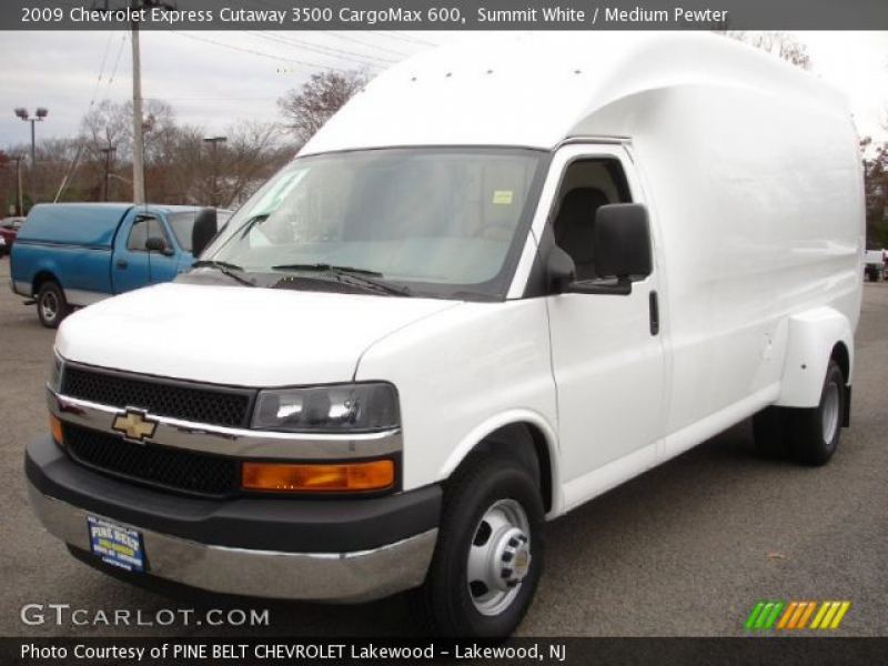 Summit White 2009 Chevrolet Express Cutaway 3500 CargoMax 600 with ...