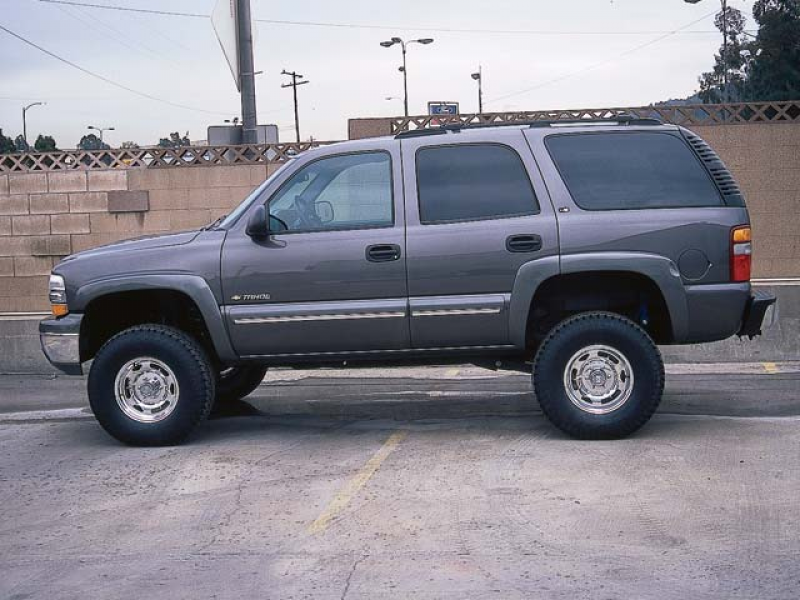2000 Chevrolet Tahoe Side View
