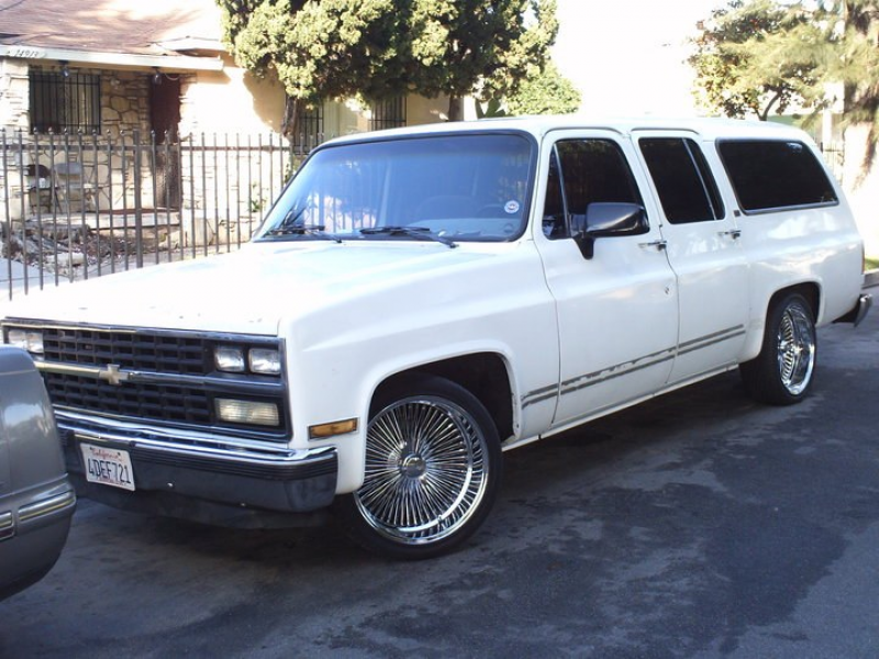 whiteblackboi’s 1990 Chevrolet Suburban 1500