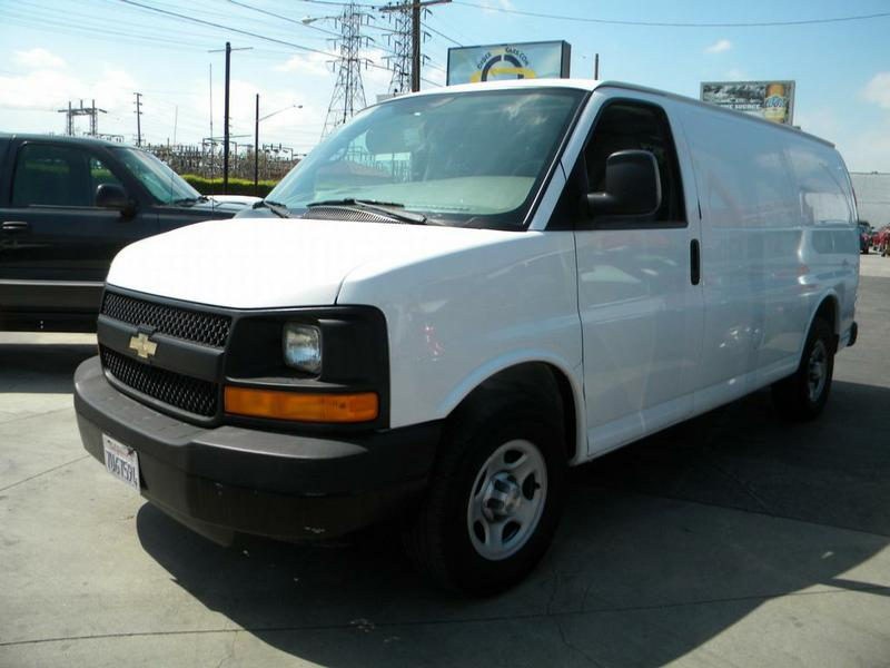 2006 Chevrolet Express 1500 Cargo Van 3D