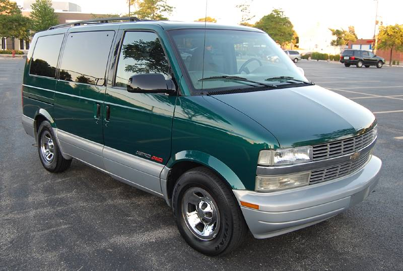 1999 Chevrolet Astro AWD Passenger Van Minivan