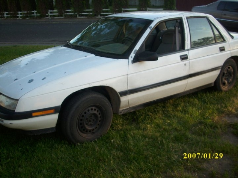 mowlow509 1994 Chevrolet Corsica 15365826