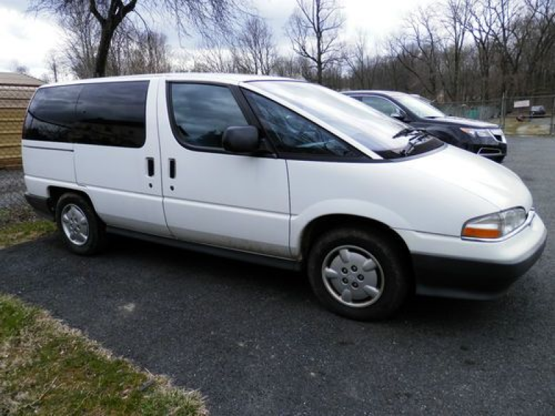 1994 Chevrolet Lumina APV Base Mini Passenger Van 3-Door 3.1L, image 1
