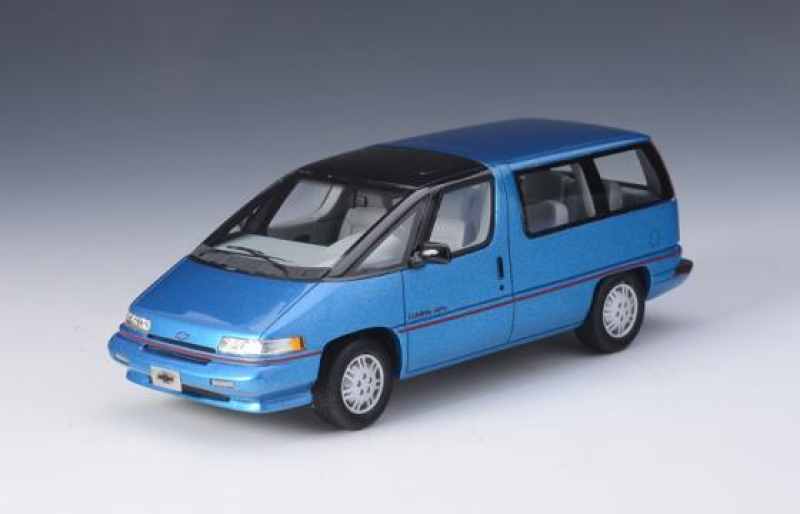 GLM 1:43 1991 Chevrolet Lumina APV diecast car