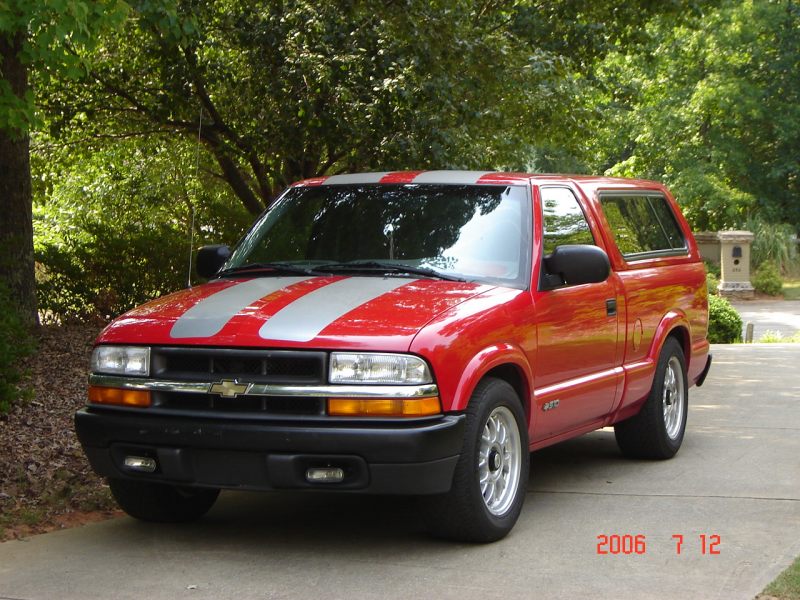 1999 Chevrolet S-10 2 Dr STD Standard Cab SB picture, exterior