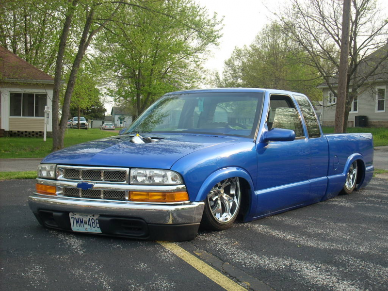 1997 Chevrolet S-10 2 Dr LS Extended Cab SB picture, exterior