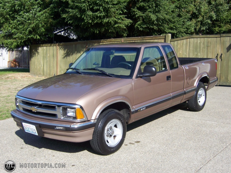 Photo of a 1996 Chevrolet S10 LS (S10)