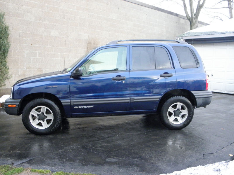 Picture of 2003 Chevrolet Tracker Base 4WD, exterior